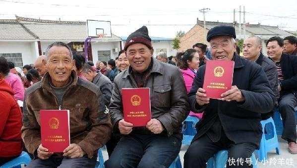  [明年]下半年, 2个证农民要早点办, 明年再办, 村干部可能不再受