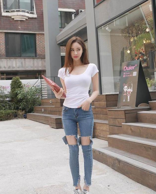 烟笼紧身牛仔裤, 不愧是国民老婆, 一如既往的漂亮