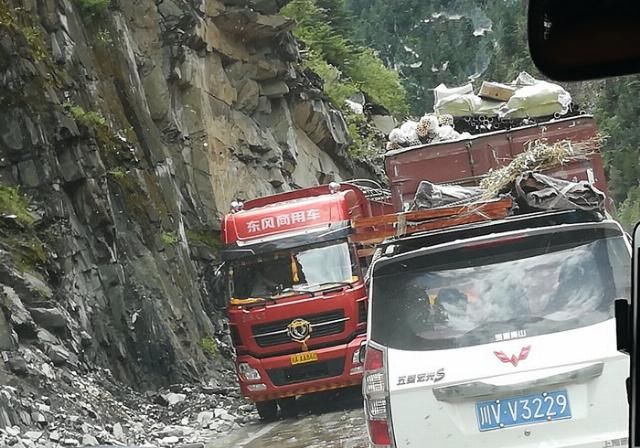 四个花季少女，自驾牧马人远赴西藏，只为那一场圆梦之旅!