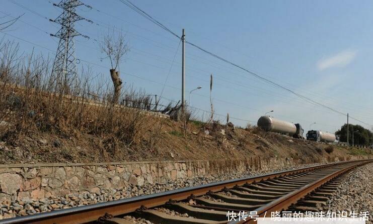  【火车】为什么中国不推行双层火车 专家说了这几个原因, 才知道