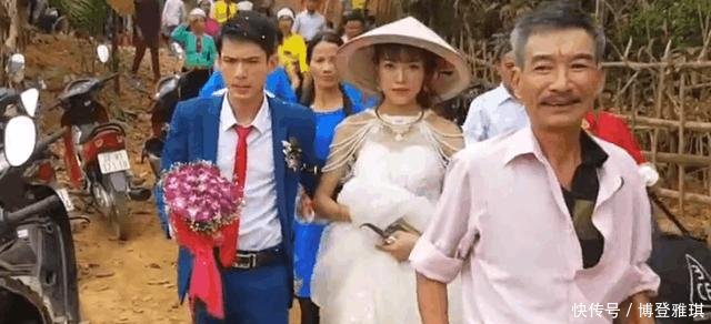 中国游客实拍越南农村新娘出嫁，你觉得长相好看吗