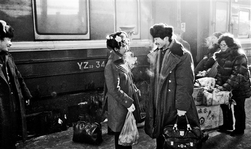 【壮阔东方潮 奋进新时代】铁轨上的中国