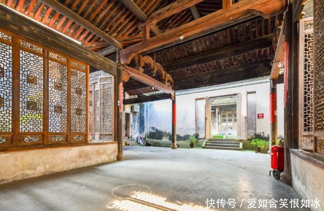  大宅|国内“最牛”豪门大宅，一栋房子就是一个村，下雨都不用打