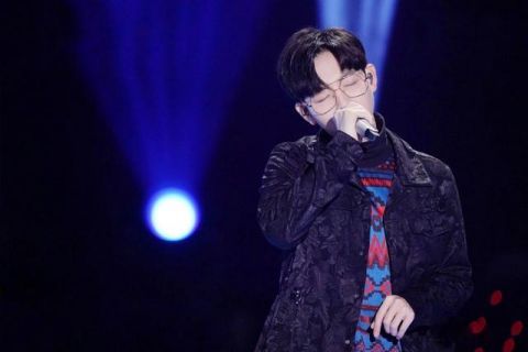 【专业】《天赐的声音》惹众怒,胡夏大度救场,乐评团专业度引争议