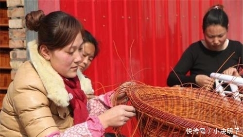  [留守]近年农村“伪寡妇，留守妇男”风气盛行，专家不解，农民