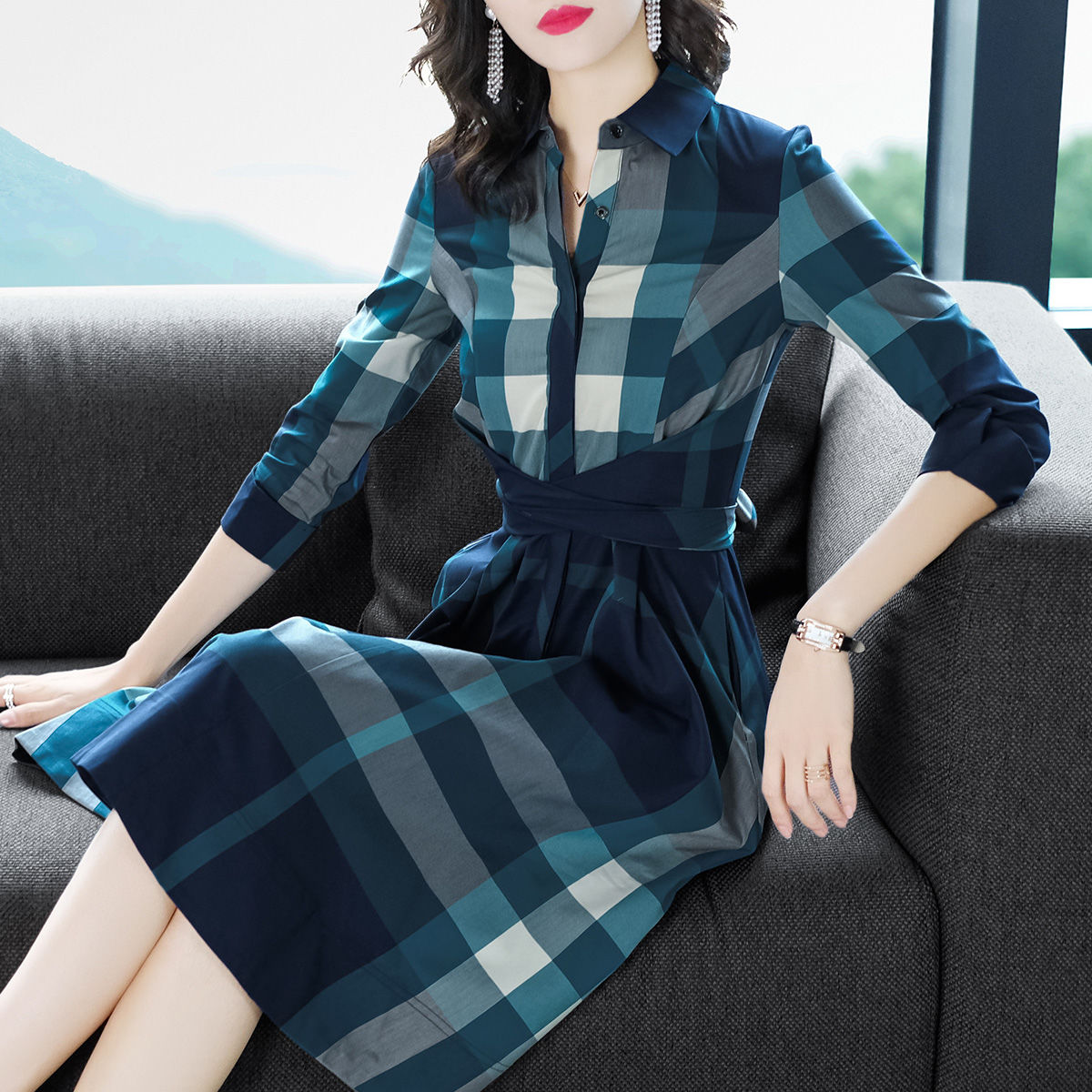 2018年妈妈都想穿的几款秋装连衣裙，穿着年轻又有活力