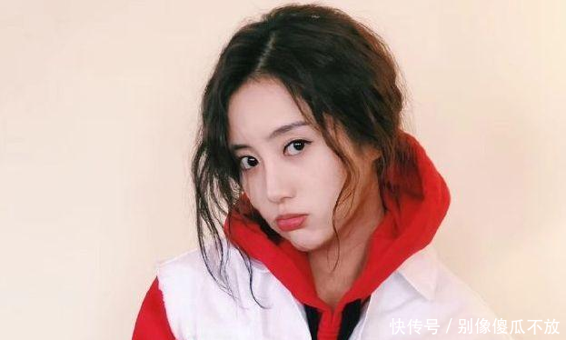 『技巧』如何解决“顽固黑头”?学会这些技巧,还你干净好皮肤