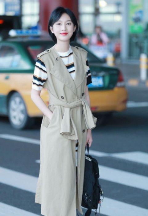 张俪为与众不同拼了，穿着一双“袜子鞋”？这造型有点辣眼睛！