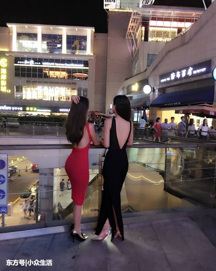 街拍:“背影杀手”的小姐姐，满十分，妹子们可以打几分?