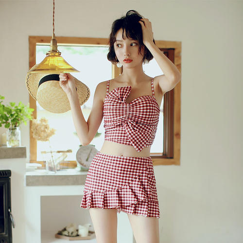 性感妖媚的泳衣，这么挑选，让你成为海滩上最亮丽的一道风景！