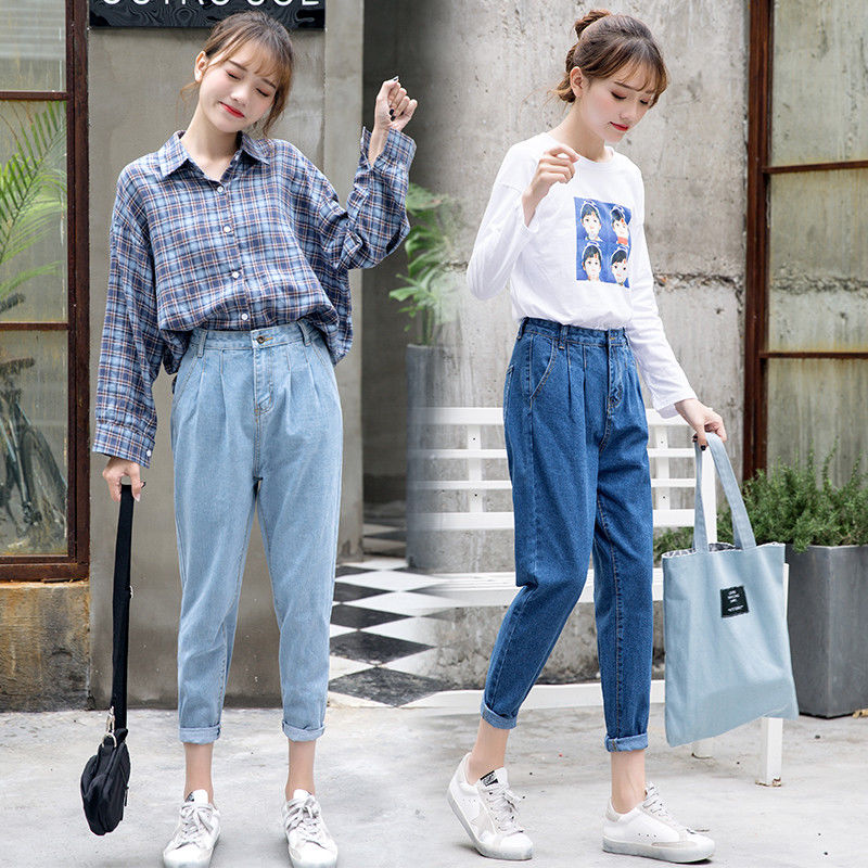 今年秋天别再穿打底裤了，今年流行这样的牛仔裤，回头率百分百