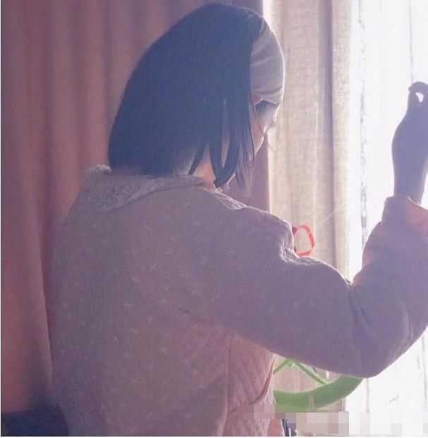 疑谢娜家宝宝打到问题疫苗，微博发声质疑，连用4个怎么能表心疼