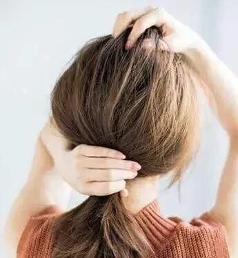  「女生」夏季长发女生要怎么扎头发才会清凉又好看,简单又时尚!