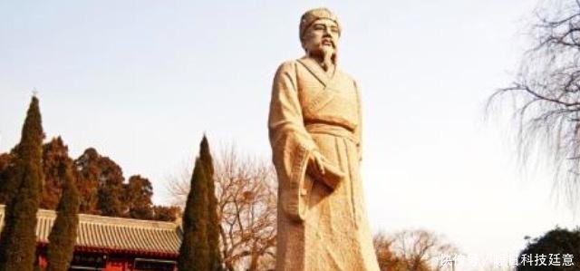 韩愈的这首诗只有16个字，却字字珠玑，读后令人拍案叫绝！