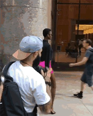 维密返场面试被这双又直又长的腿刷屏了……