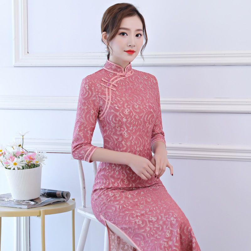 有一种美叫“旗袍”，立秋已到，42岁老婆穿旗袍，简直美若天仙