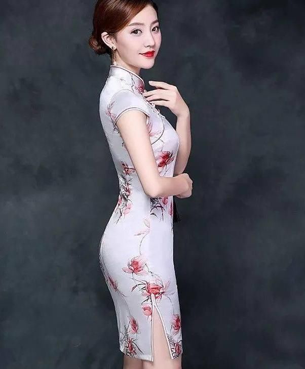 时尚：旗袍经久不衰，穿起来既美观又优雅