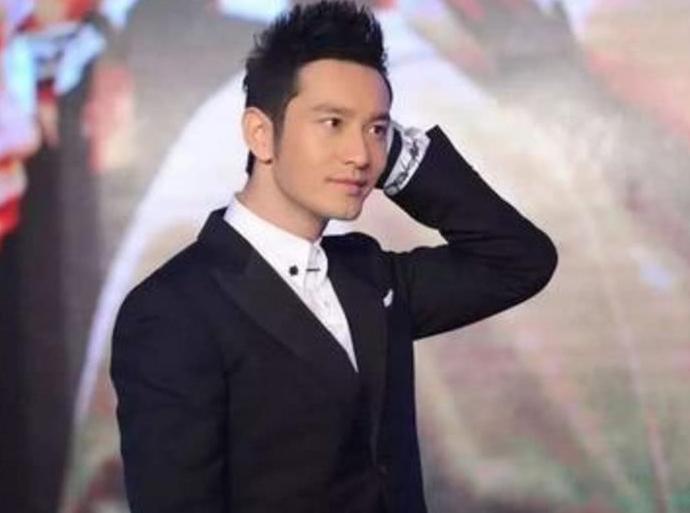 黄晓明泪洒朋友圈：要好好活着，杨颖的态度让人意外，网友：豪宅