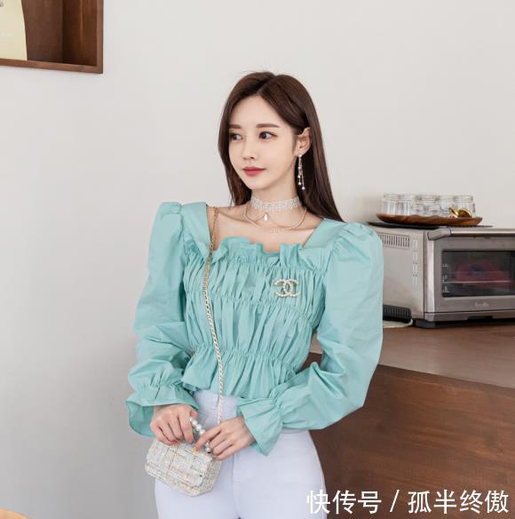 气质:孙允珠白色紧身休闲裤,时尚甜美气质出众