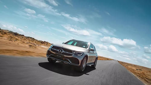 这个假期，和新一代长轴距 GLC SUV 一起勇闯塞外