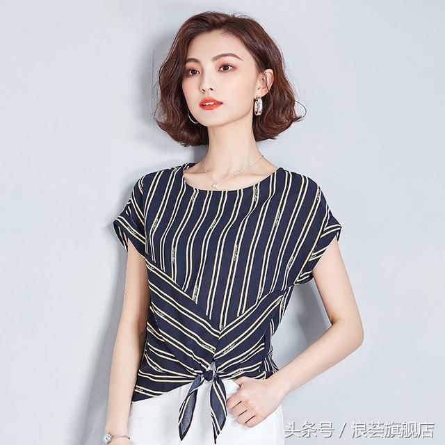 现在的女人真会打扮，俗气学上海女人这么穿，男人看了都目不转睛