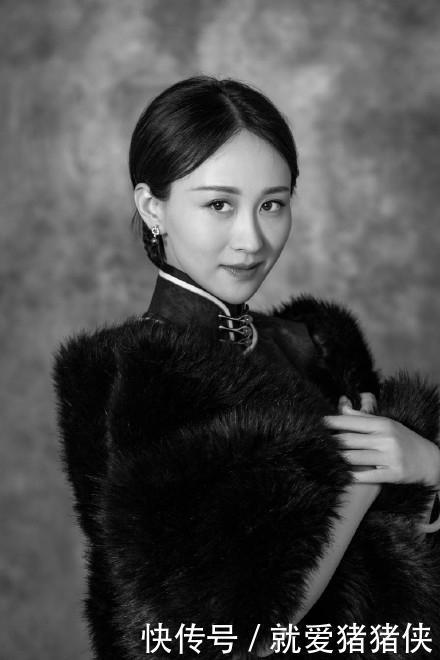 「 贵人」旗袍配貂优雅又奢华，美成了画中人！，“愉贵人”终于高调了一回