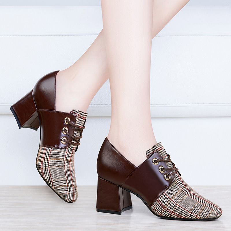 一双舒适的粗跟高跟鞋，可以决定你的气质，在这个秋季美美哒