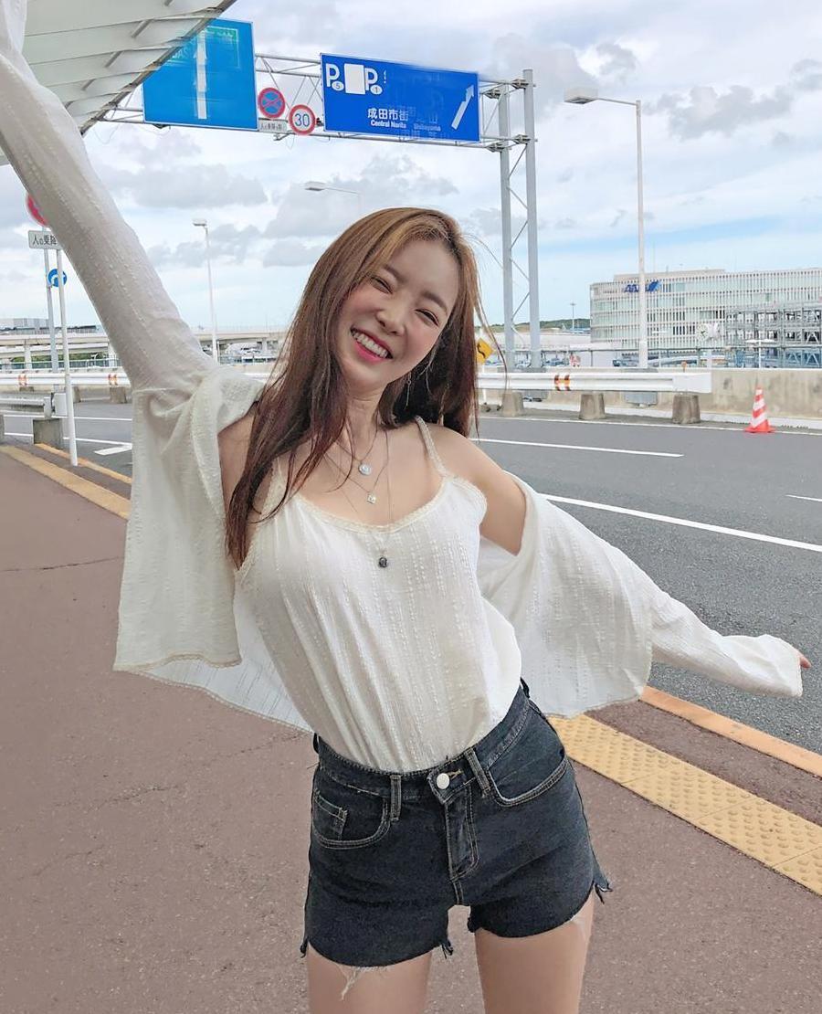 有短裤的夏天就不会留遗憾, 大长腿一穿就有