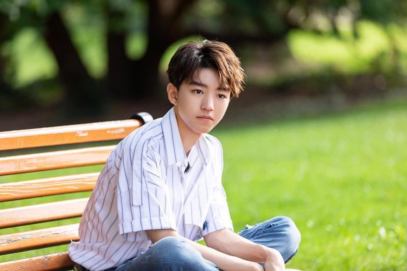 开学季明星校花校草怎么穿?王俊凯千玺宋祖儿欧阳娜娜做示范