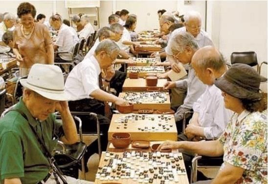  【老龄化】日本严重老龄化，每3人就有一位65岁以上老人，介护缺