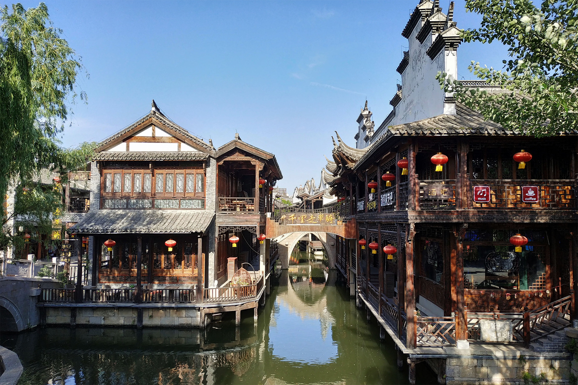 中国最有名的3条街,虽然游客吐槽物价贵,但依然每天人流爆满