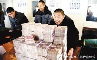 2019年起，国家发放15万建房补助，农民领取自愿，村干部无权干涉