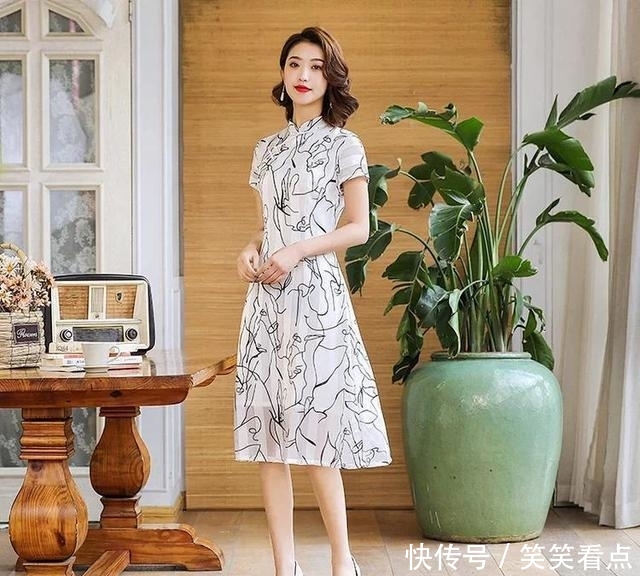  『自信』旗袍并不难驾驭，注意这四点，轻松展现东方女性的独特之美