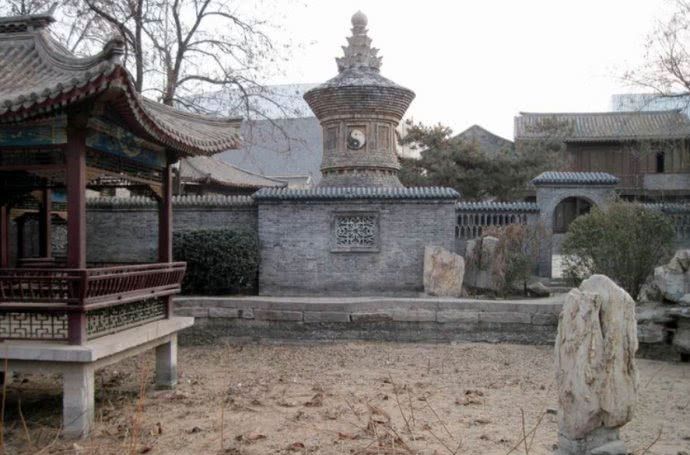  电视剧：一部部经典的电视剧在“飞腾影视城”里诞生，谱写出动人的旋律和伟大的篇章