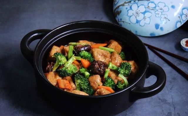  养发剂@这是“纯天然生发养发剂”，每星期吃上2次，秀发黝黑丝滑，比护发乳好