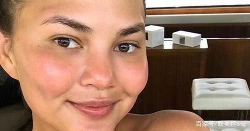 这些好莱坞女神们说自己发的是素颜照,可有的还能看出化妆的痕迹