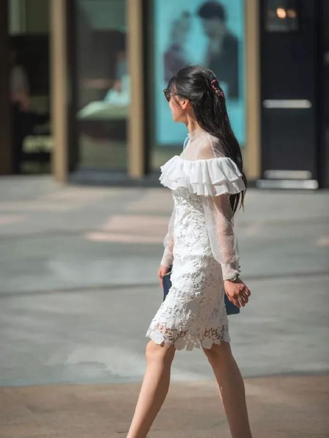  『大气』女性搭配高跟鞋,有一种大气优雅的美感