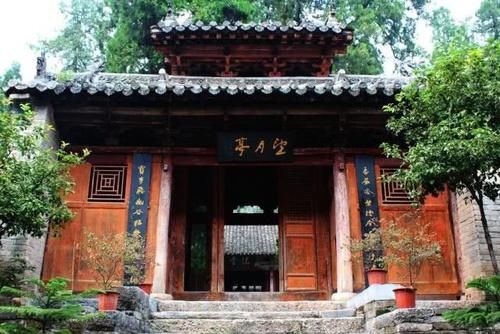 河南这座寺庙，曾与少林寺、白马寺齐名，如今票价70游客不多！