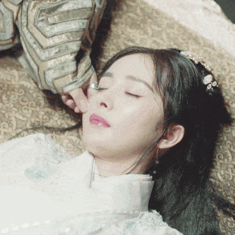 杨幂的脸好Q弹!黄子韬阮经天“捏过后”都这么说!