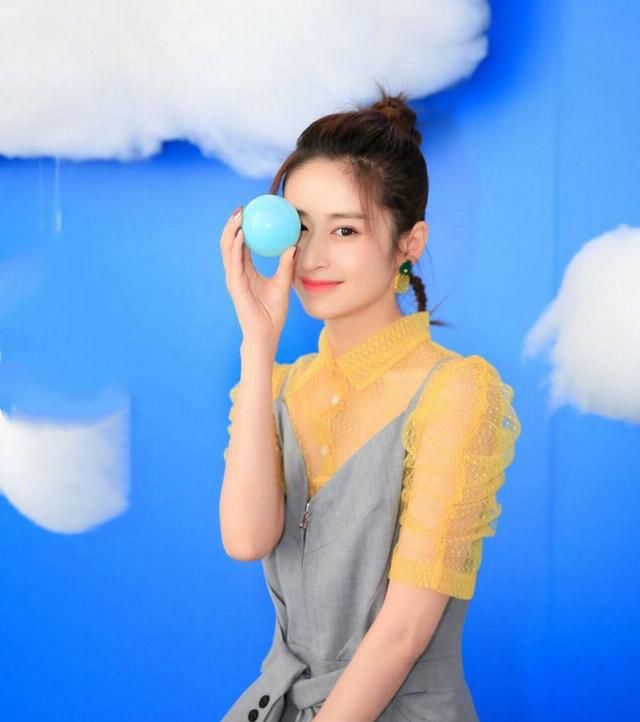 【吊带装】天气转热,你还愁没衣服穿?一件吊带就能满足你的需求