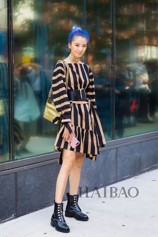 厉害| 今年最最最流行的小方领，时髦的同时居然还能显脸小!