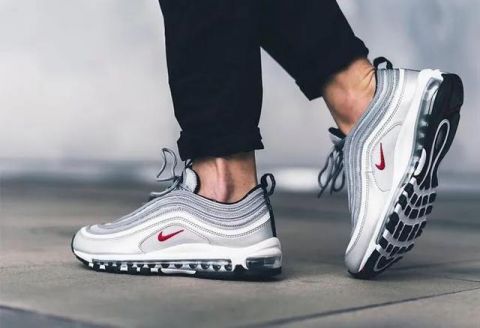  『回归』2017年爆火的UNDEFEATED x Nike AirMax97，将携三个新配色回归！