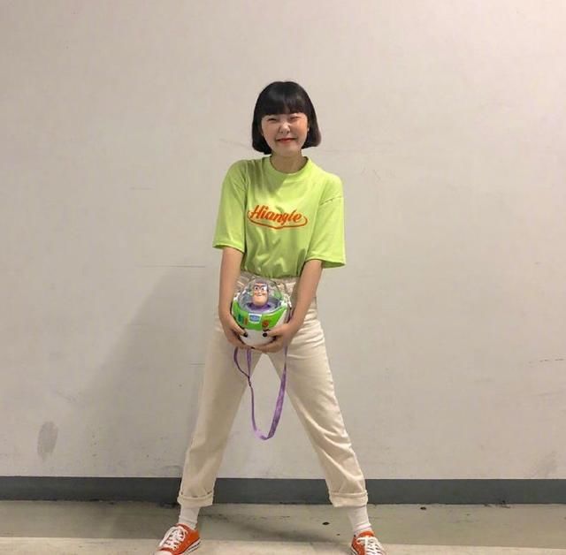  「白色」小矮个可别说没衣服穿，糖果撞色穿搭分享给你，看着就很高级