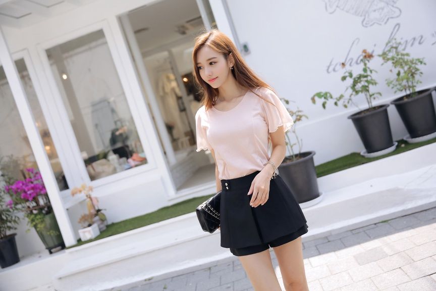 魅影-孙允珠的短裙大长腿, 俏丽若三春之桃, 清素若九秋之菊