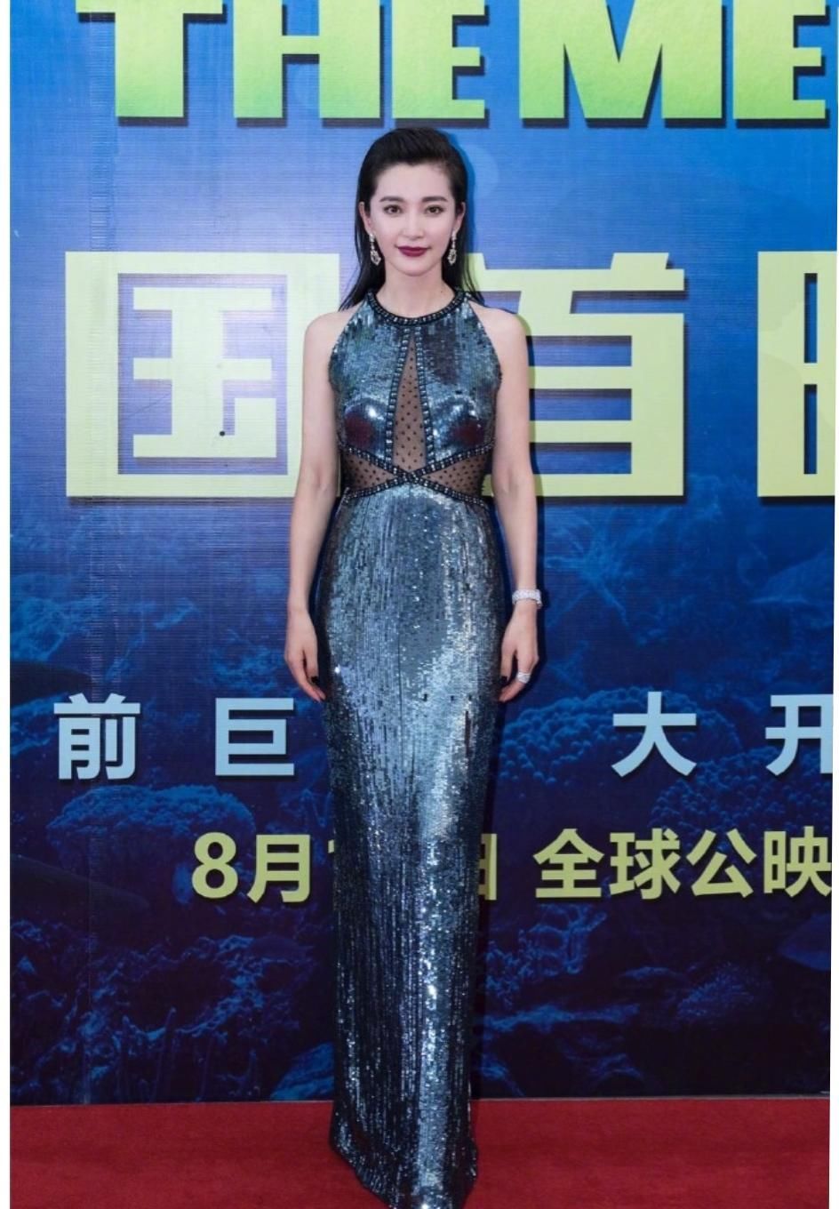 霍思燕被宠成18岁，迪丽热巴美人鱼本人，张钧宁一袭吊带惊艳众人