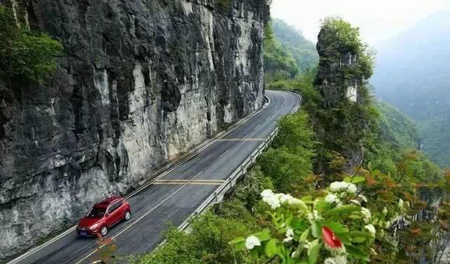 迎着八月的风，打卡湖北最美公路