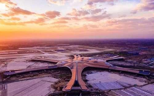 800亿建中国最大机场，每天2万人赶工打造，面积高达82万平方米