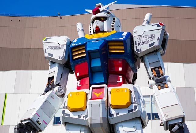  【台风】台风过后，日本那个等身高达不仅没倒，反而被台风给洗