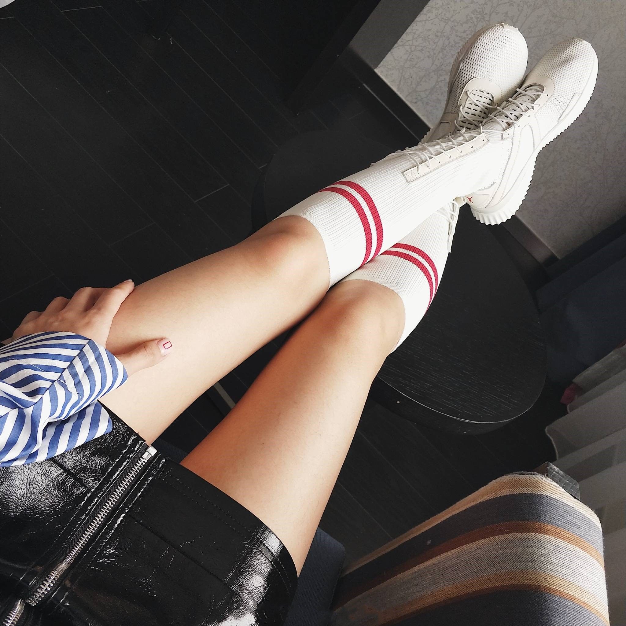 弹力高帮袜子鞋彻底火了!显高减龄增活力，谁穿谁洋气