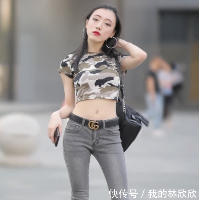 【 打造】超短迷彩上衣, 打造帅酷气质，性感美女,
